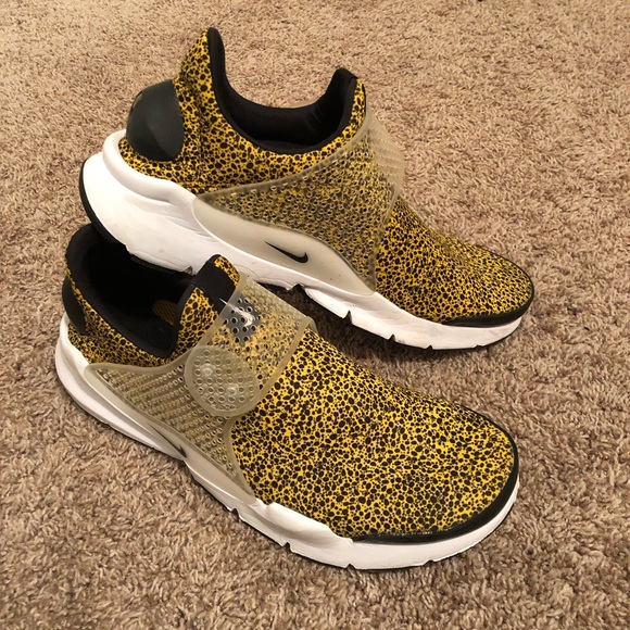 Nike shoes - Picture 1 of 2